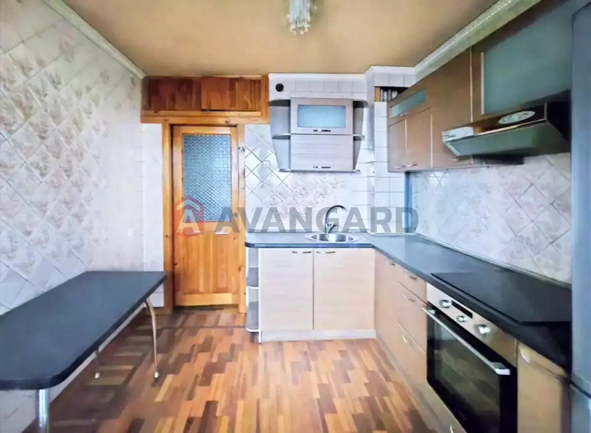 3 ����. ��������, 73/41/9 ��. �., 8/14 ���� ���� 2