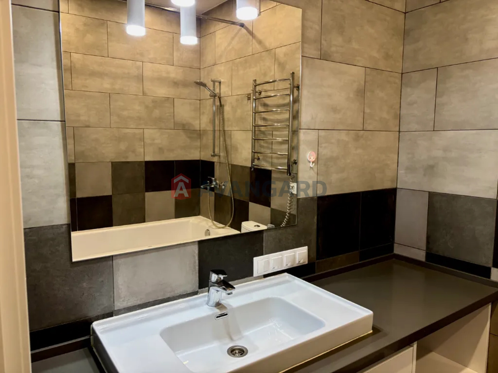 3 ��. ��������, 78/22/29 ��. �., 9/11 ������ ���� 16