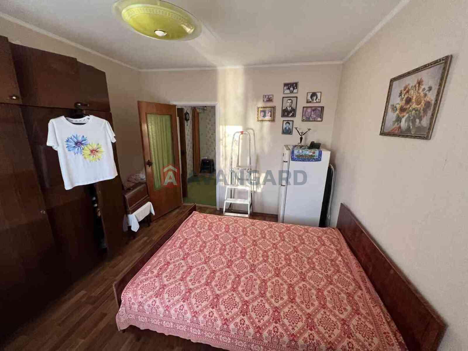 3 ��. ��������, 74/43/8 ��. �., 4/14 ������ ���� 14