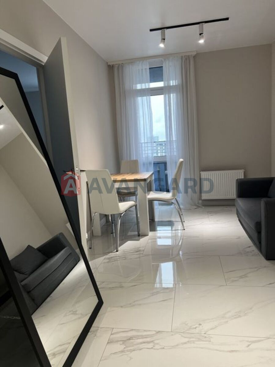 1 ����. ��������, 43/-/18 ��. �., 11/22 ���� ���� 2