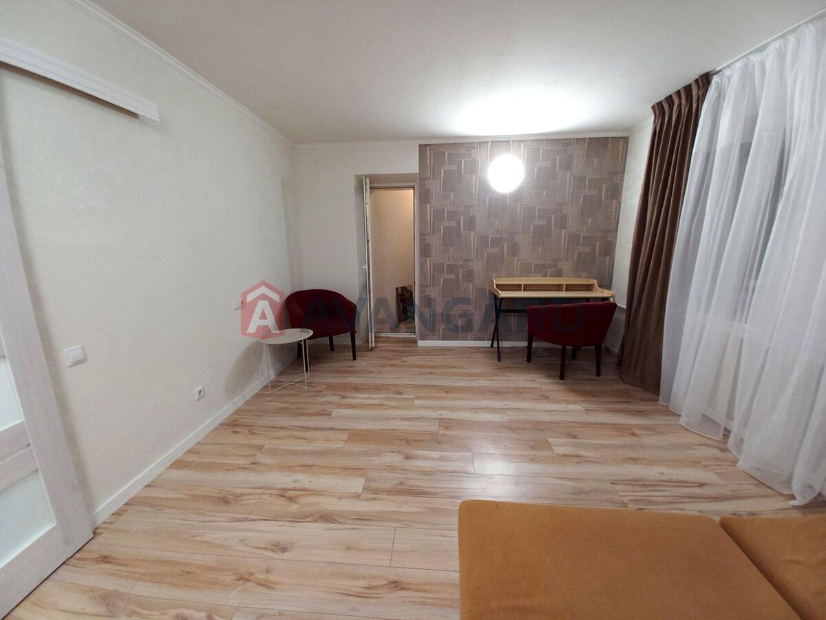 1 . , 36.4 / 17.6 / 8 ? . ., 10/18   2