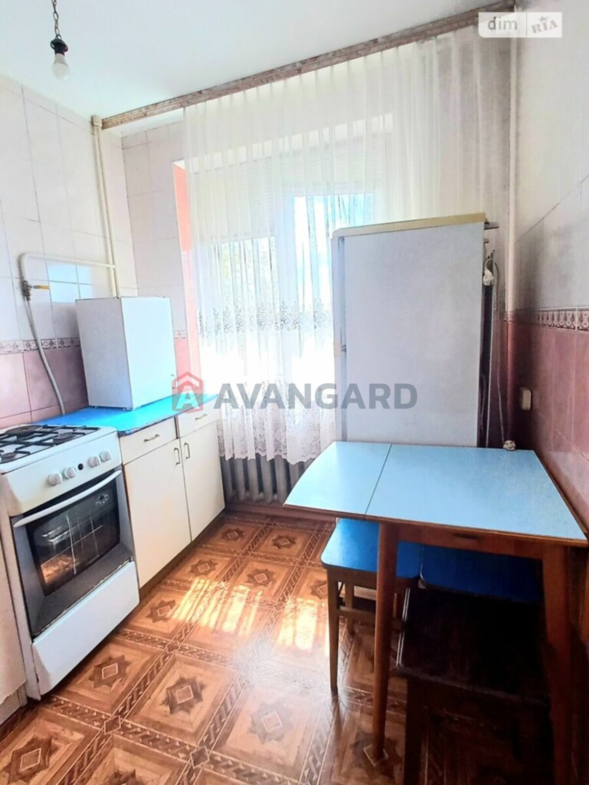 1 ��. ��������, 31/17/5 ��. �., 4/5 ������ ���� 9