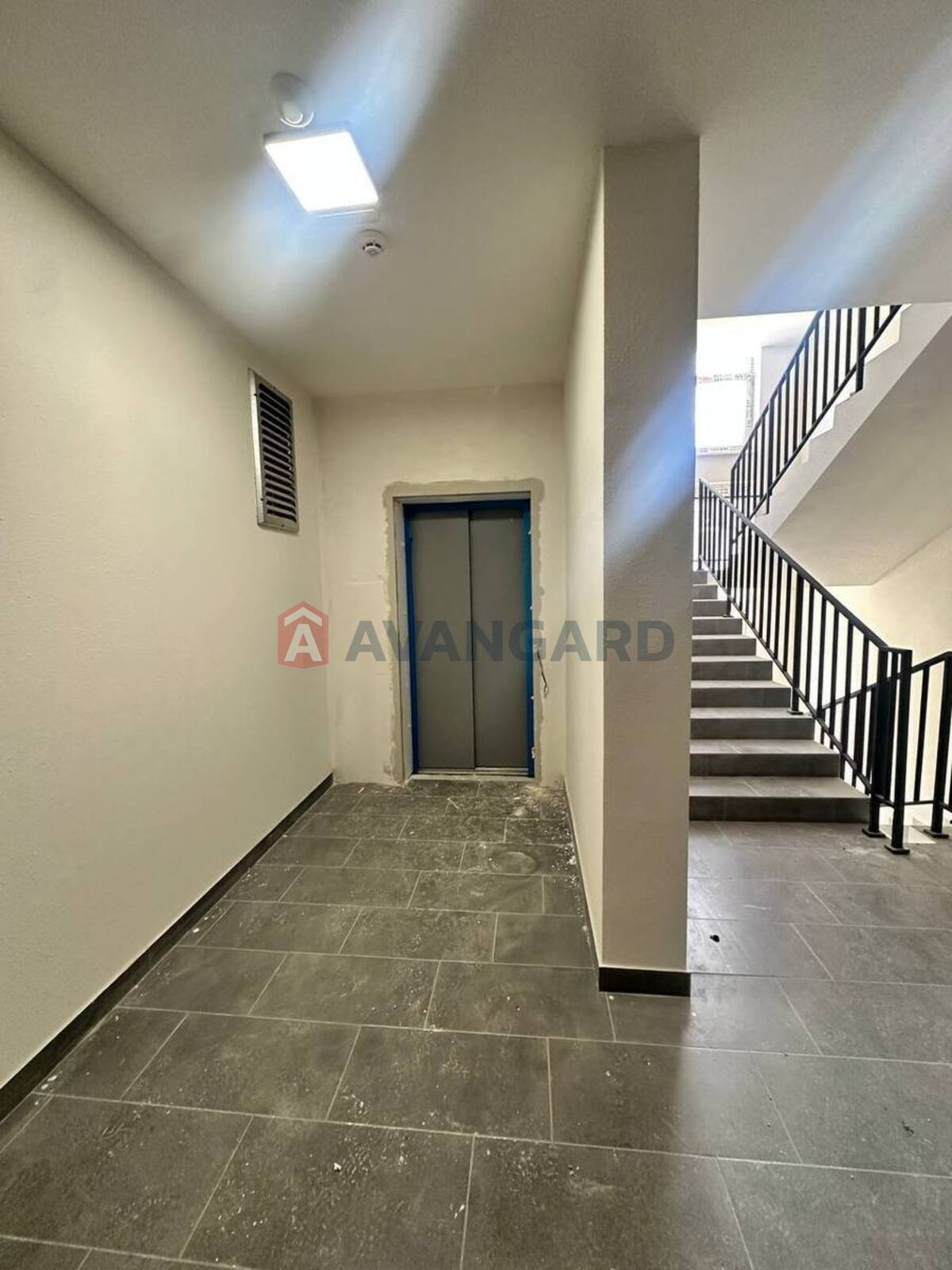 1 ��. ��������, 40/17/14 ��. �., 3/6 ������ ���� 2