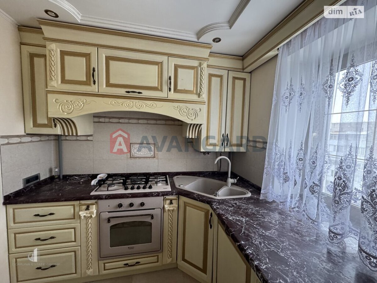 3 ��. ��������, 65/-/- ��. �., 5/5 ������ ���� 4