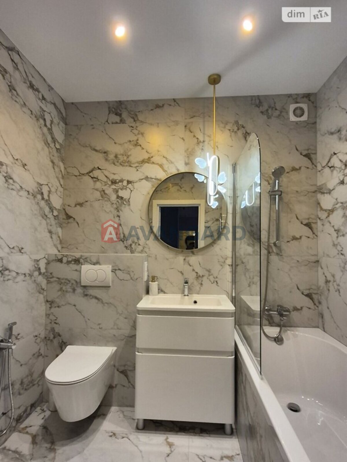 1 ��. ��������, 48/18/13 ��. �., 4/8 ������ ���� 10