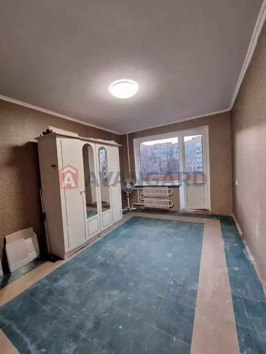 4 ����. ��������, 81/48/10 ��. �., 5/9 ���� ���� 4