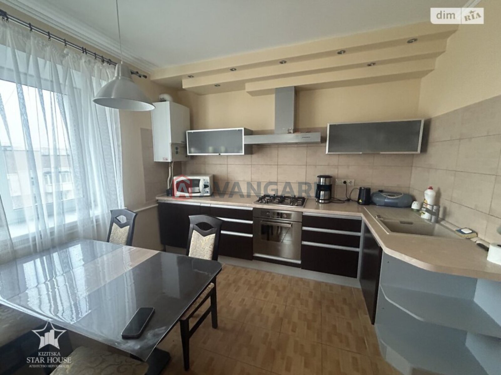 2 ��. ��������, 68/33/13 ��. �., 9/9 ������ ���� 12