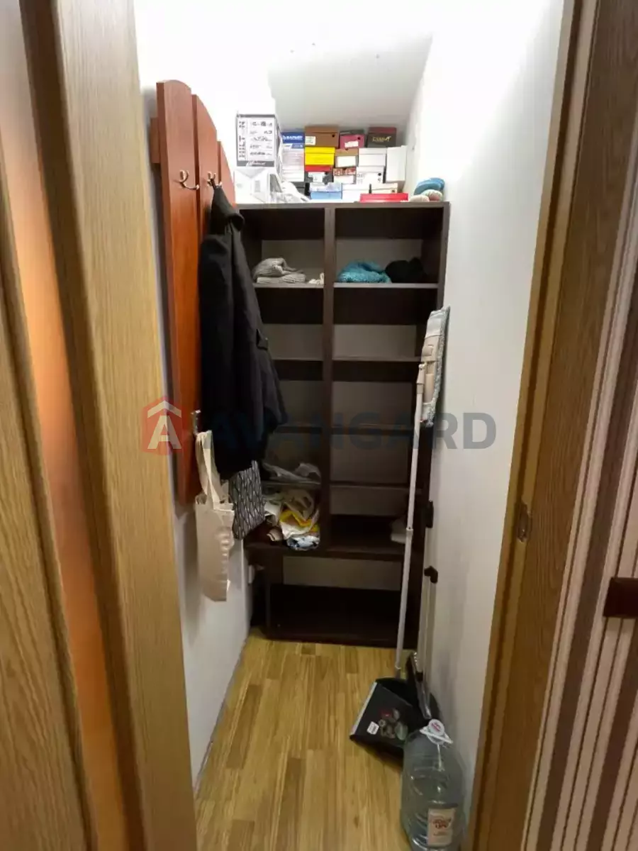 2 ����. ��������, 38/-/- ��. �., 4/4 ���� ���� 14