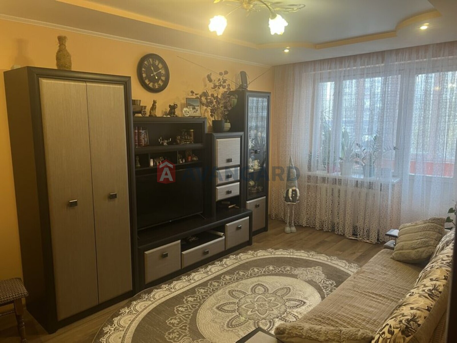 3 ��. ��������, 60/-/7 ��. �., 4/5 ������ ���� 3