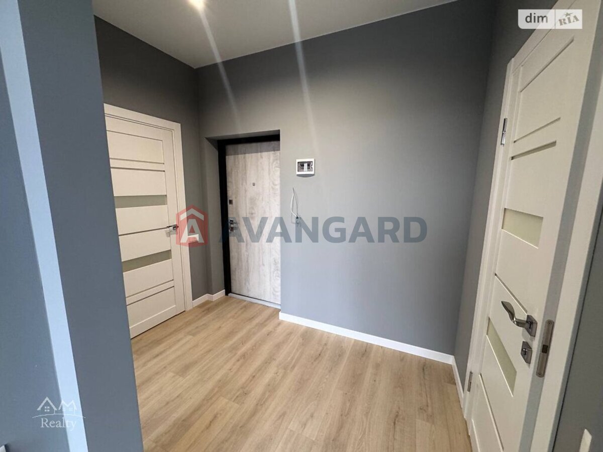 1 ��. ��������, 35/15/10 ��. �., 2/3 ������ ���� 4