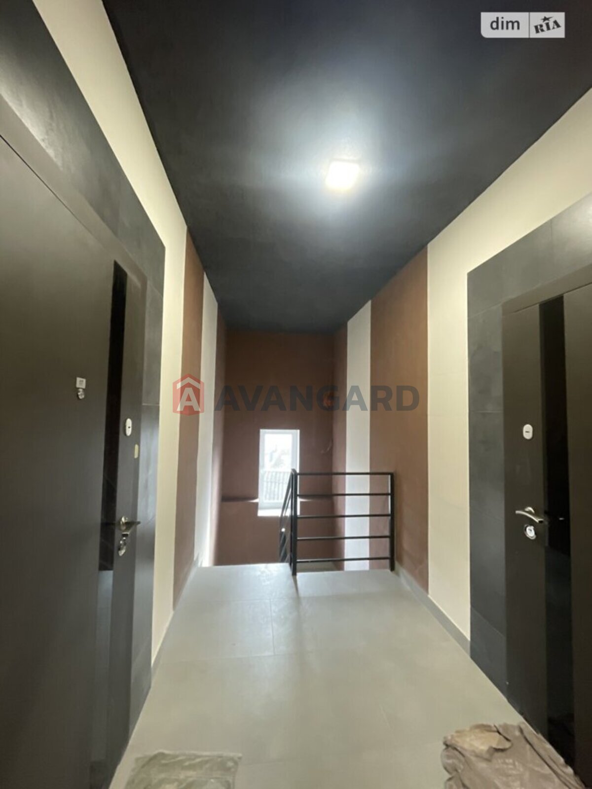 1 ��. ��������, 33/28/4 ��. �., 3/3 ������ ���� 2