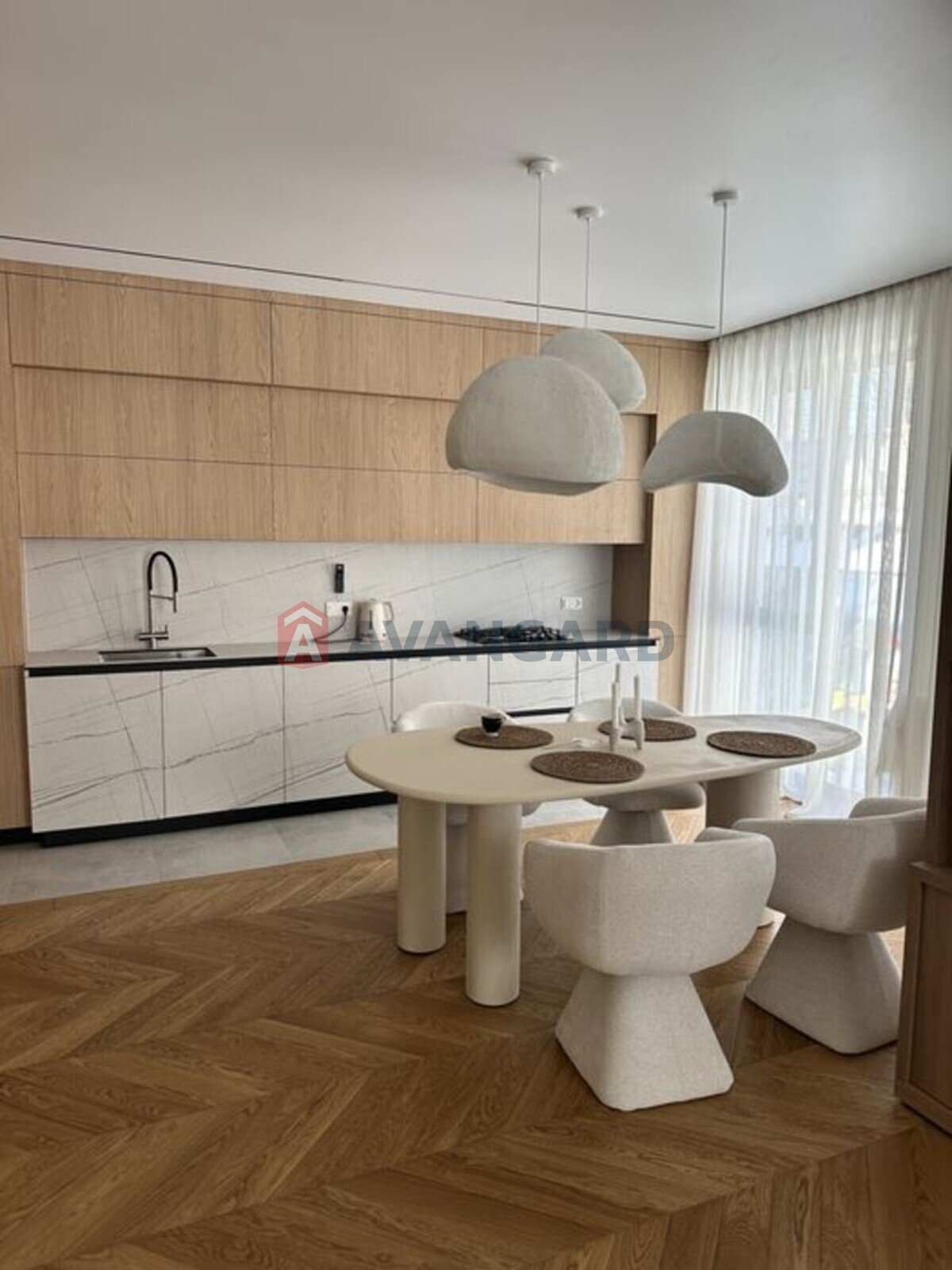 2 ��. ��������, 85/-/40 ��. �., 3/5 ������ ���� 3