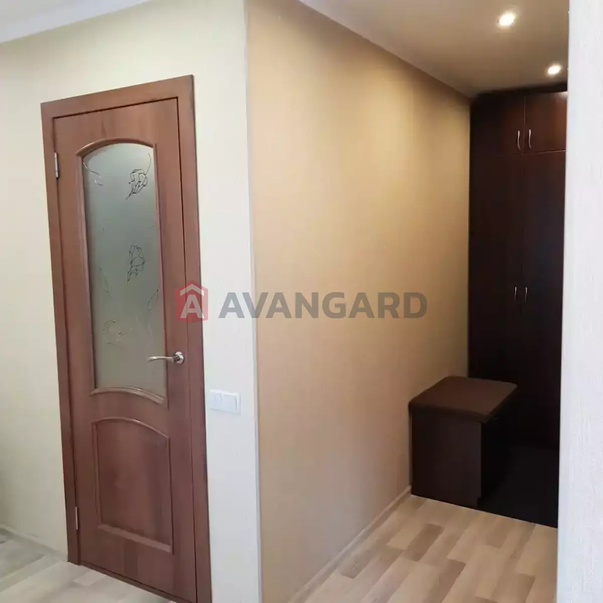 1 ��. ��������, 29/17/4 ��. �., 5/5 ������ ���� 24