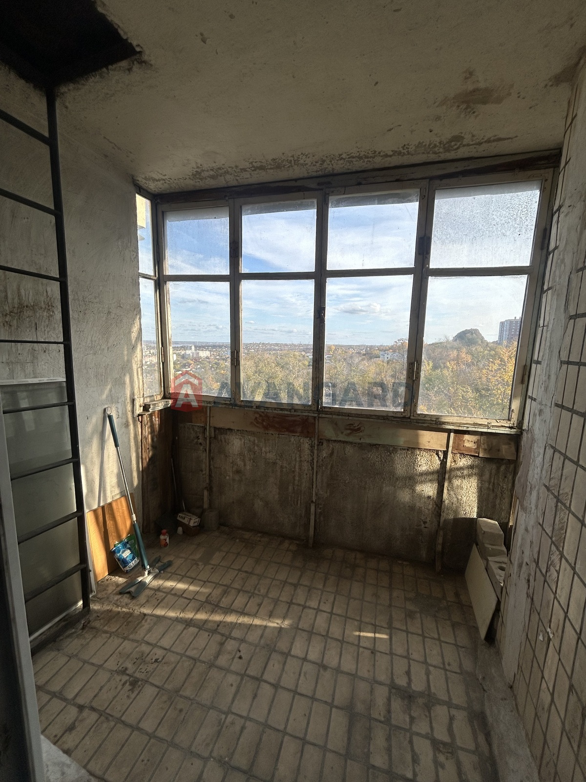 3 ��. ��������, 65,3/38,4/8,8 ��. �., 5/9 ������ ���� 15