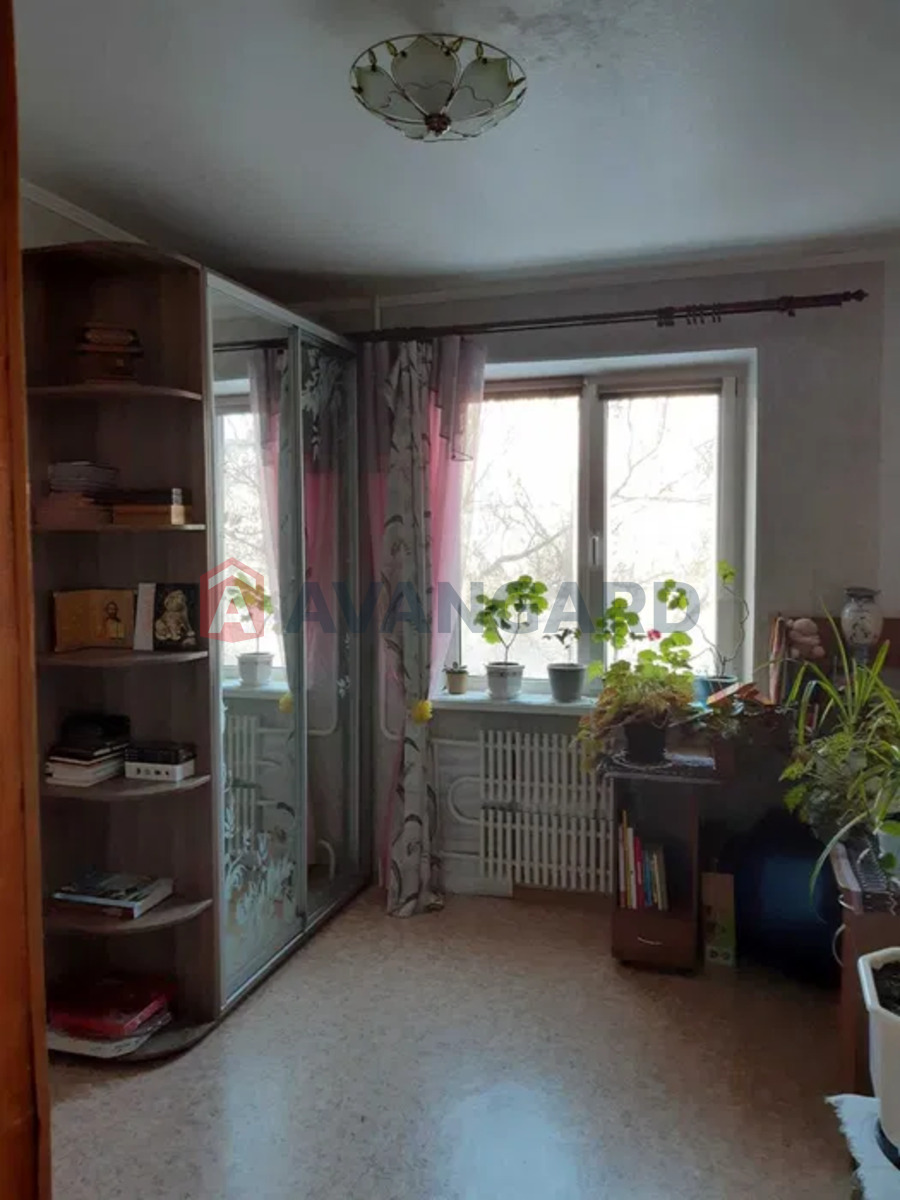 3 ��. ��������, 71/-/8 ��. �., 2/10 ������ ���� 8