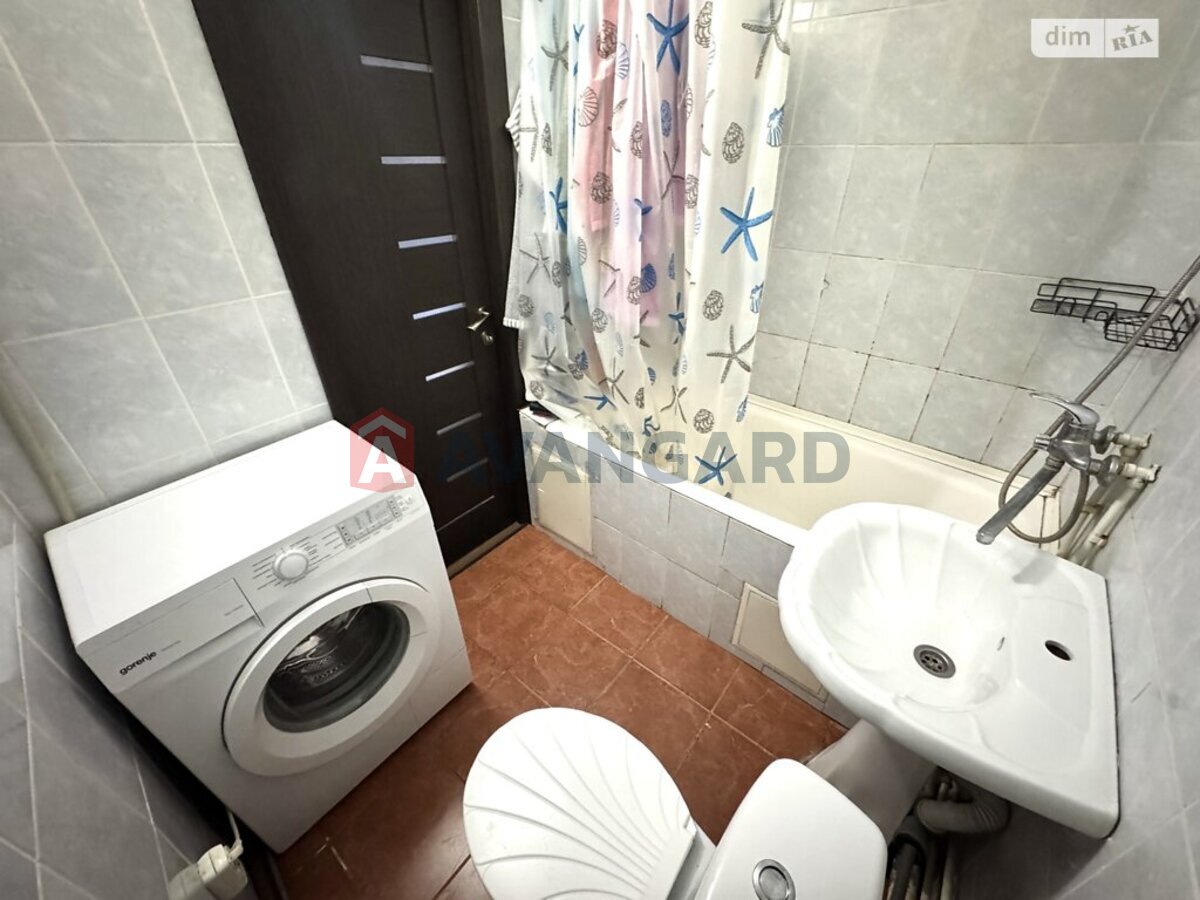 1 ����. ��������, 37/20/8 ��. �., 7/9 ���� ���� 8