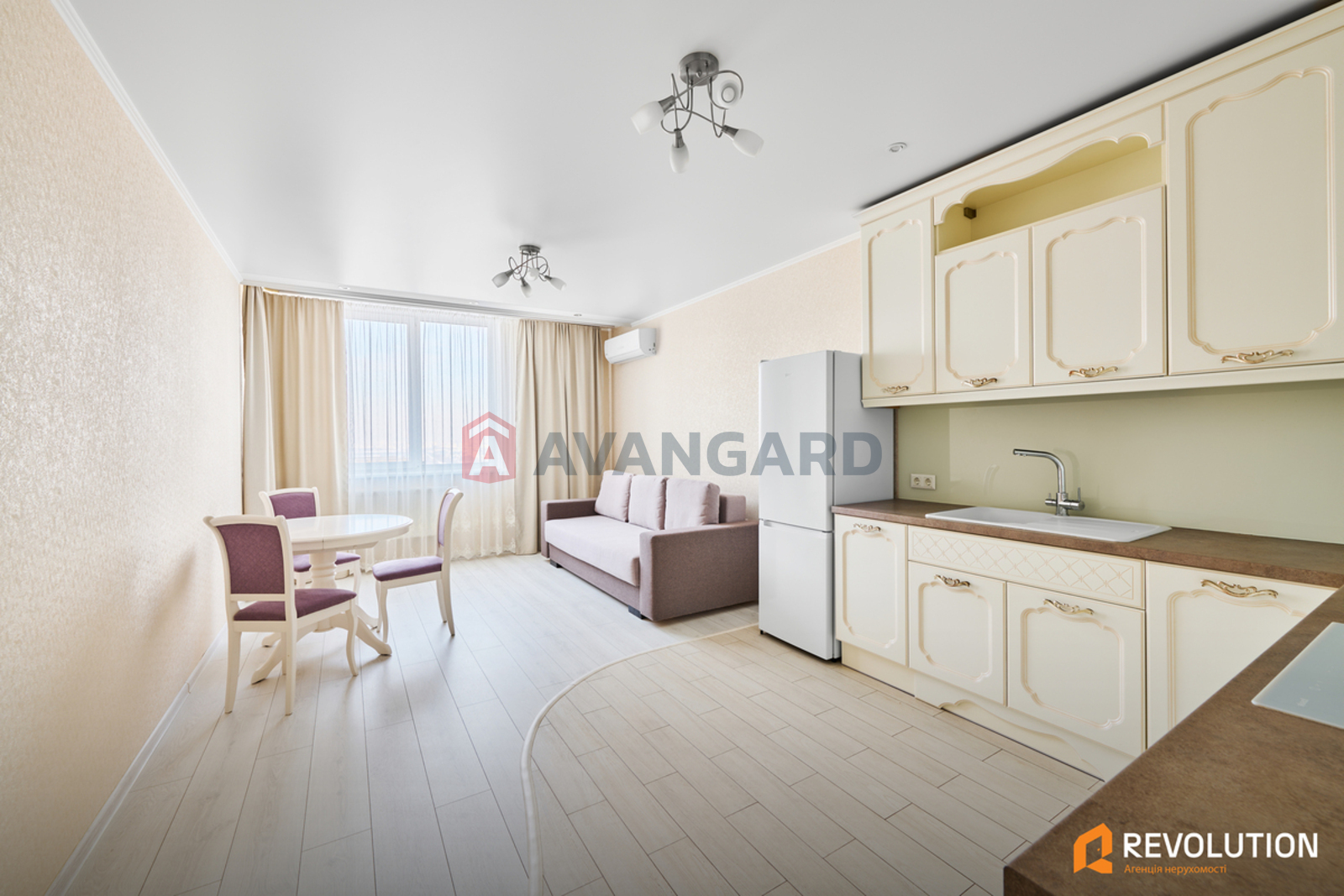 1 ��. ��������, 53/15/23 ��. �., 18/24 ������ ���� 5