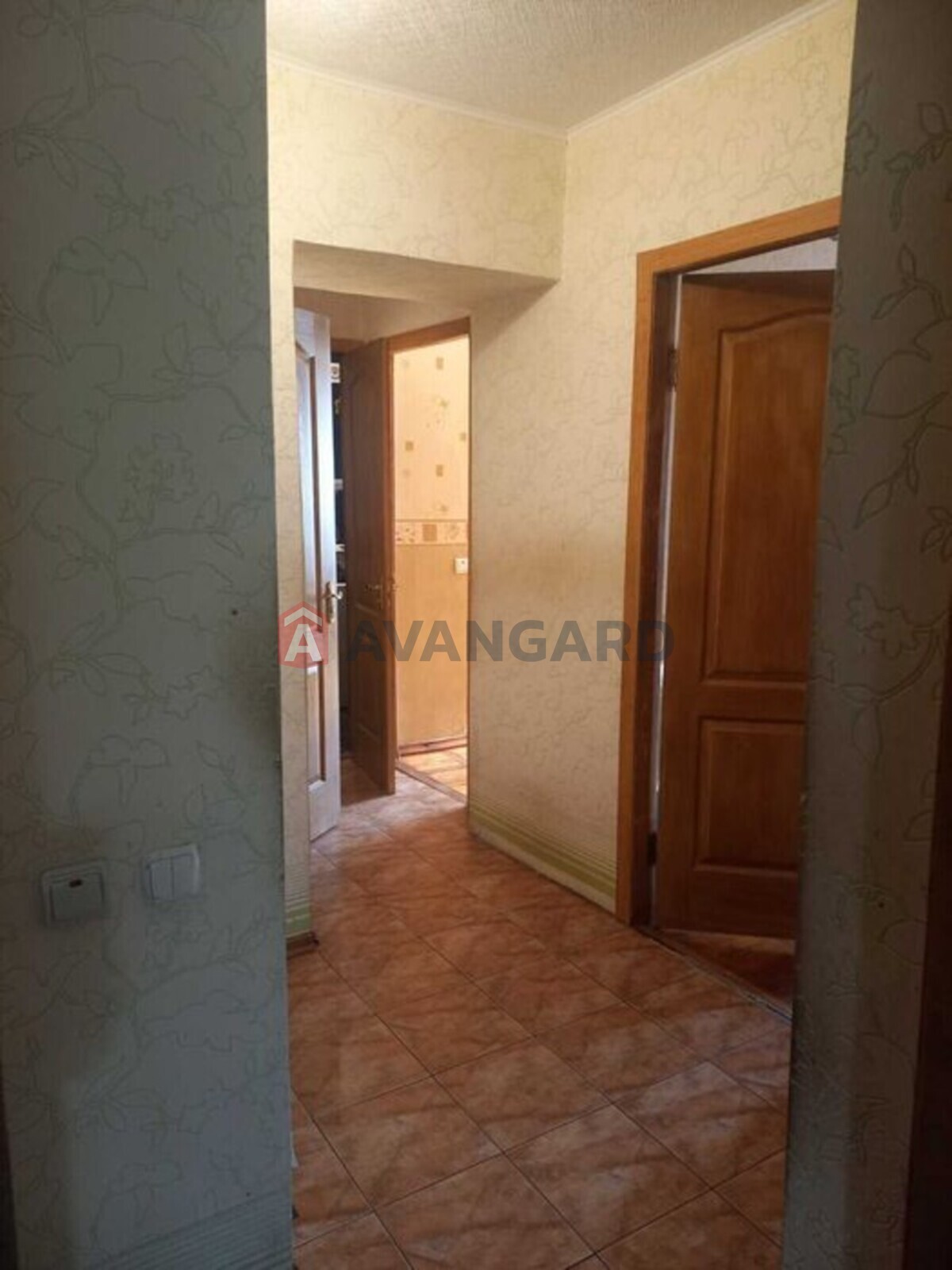 3 ��. ��������, 53/-/9 ��. �., 2/9 ������ ���� 2