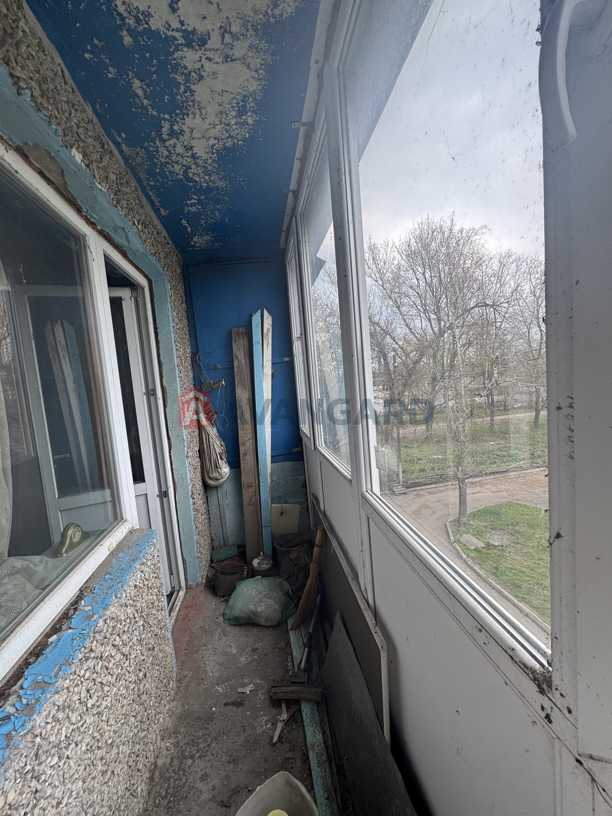 1 ��. ��������, 32,8/14,8/8,6 ��. �., 3/5 ������ ���� 9