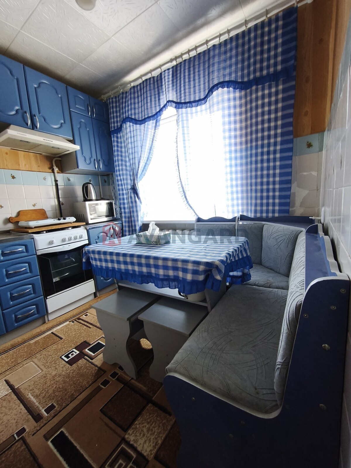 3 ��. ��������, 57/-/7 ��. �., 5/5 ������ ���� 4