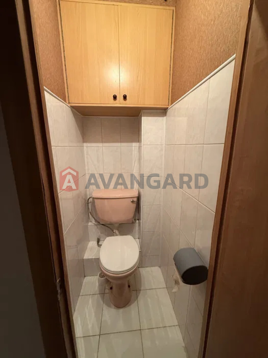 1 . , 32/-/8 . ., 4/9   5