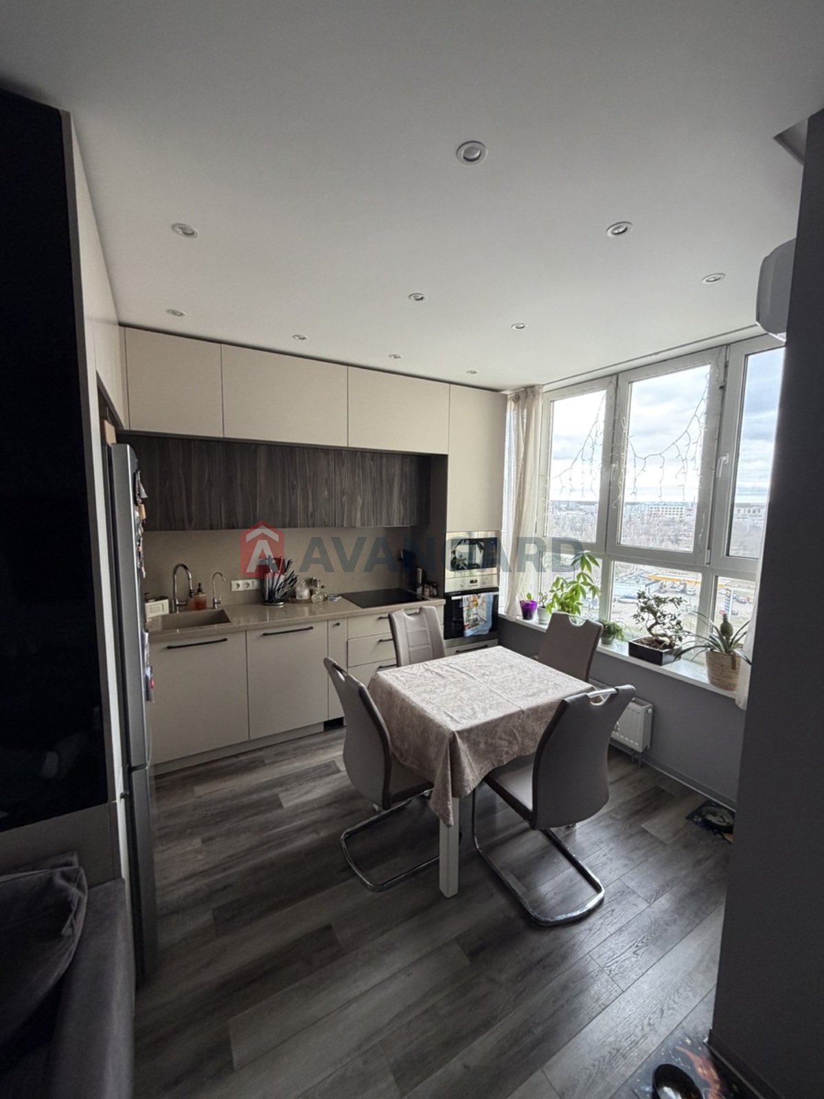 2 ��. ��������, 67/51/11 ��. �., 11/26 ������ ���� 15