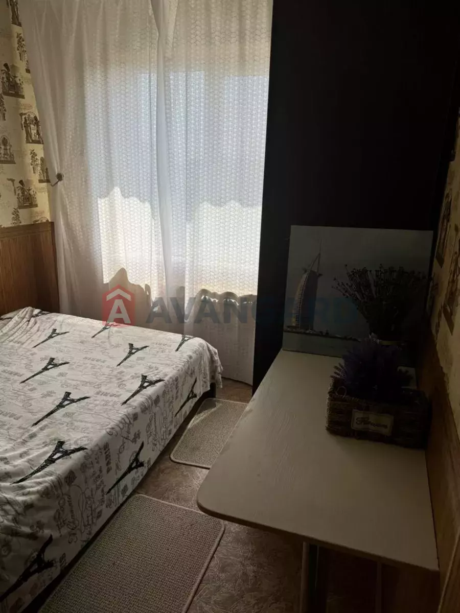 4 ��. ��������, 82/-/12 ��. �., 10/10 ������ ���� 4