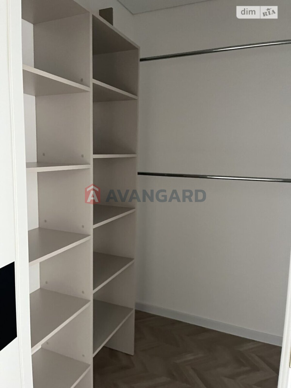 2 ����. ��������, 66/32/17 ��. �., 8/10 ���� ���� 25