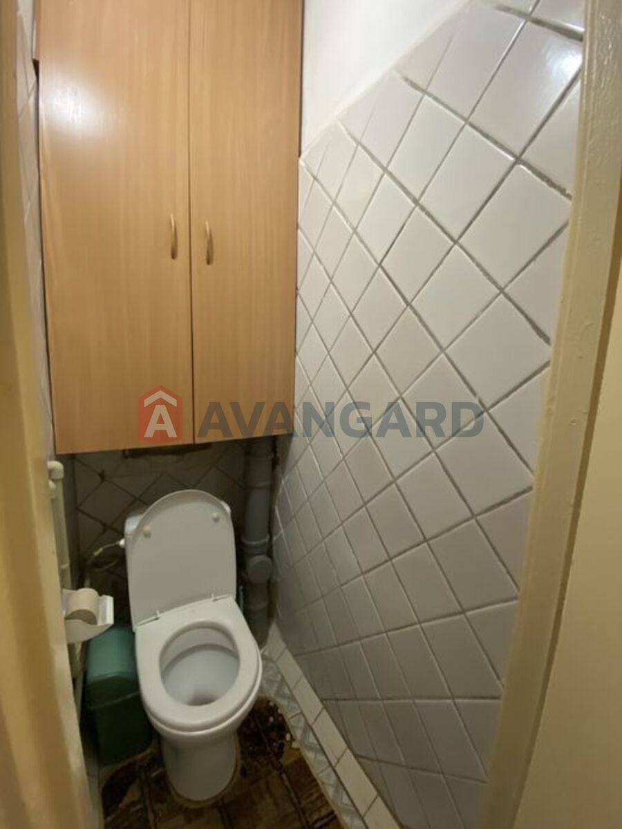 2 ��. ��������, 50/-/8 ��. �., 9/9 ������ ���� 4