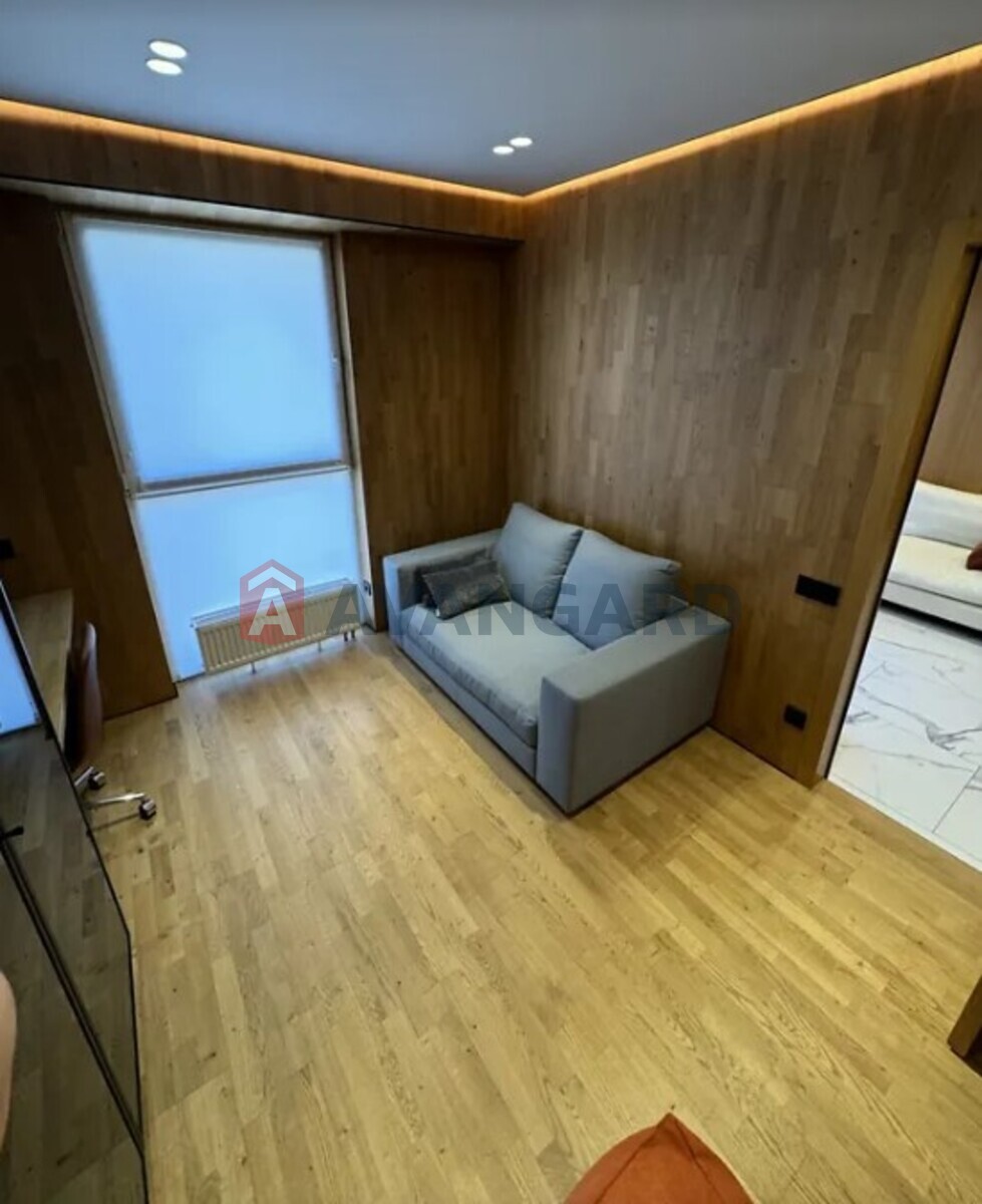 3 ��. ��������, 61/-/- ��. �., 5/17 ������ ���� 11