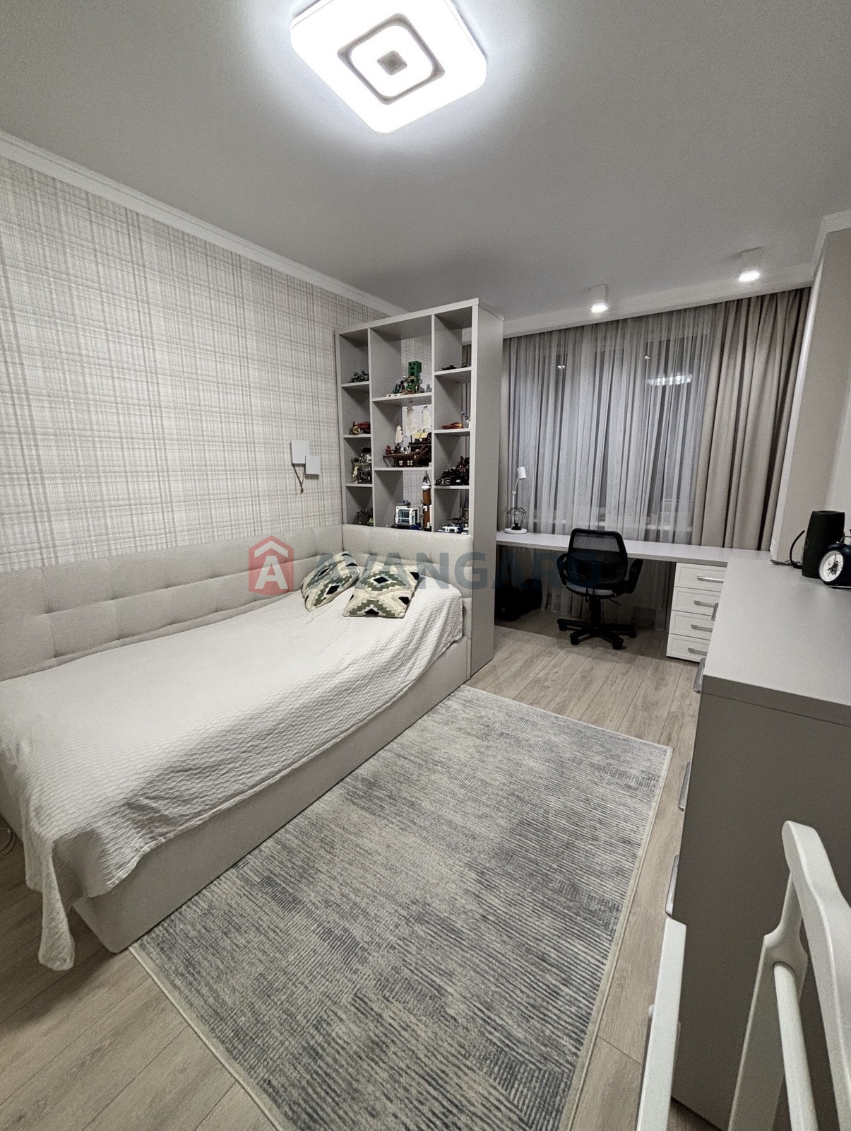 2 ��. ��������, 68/37/26 ��. �., 3/10 ������ ���� 17