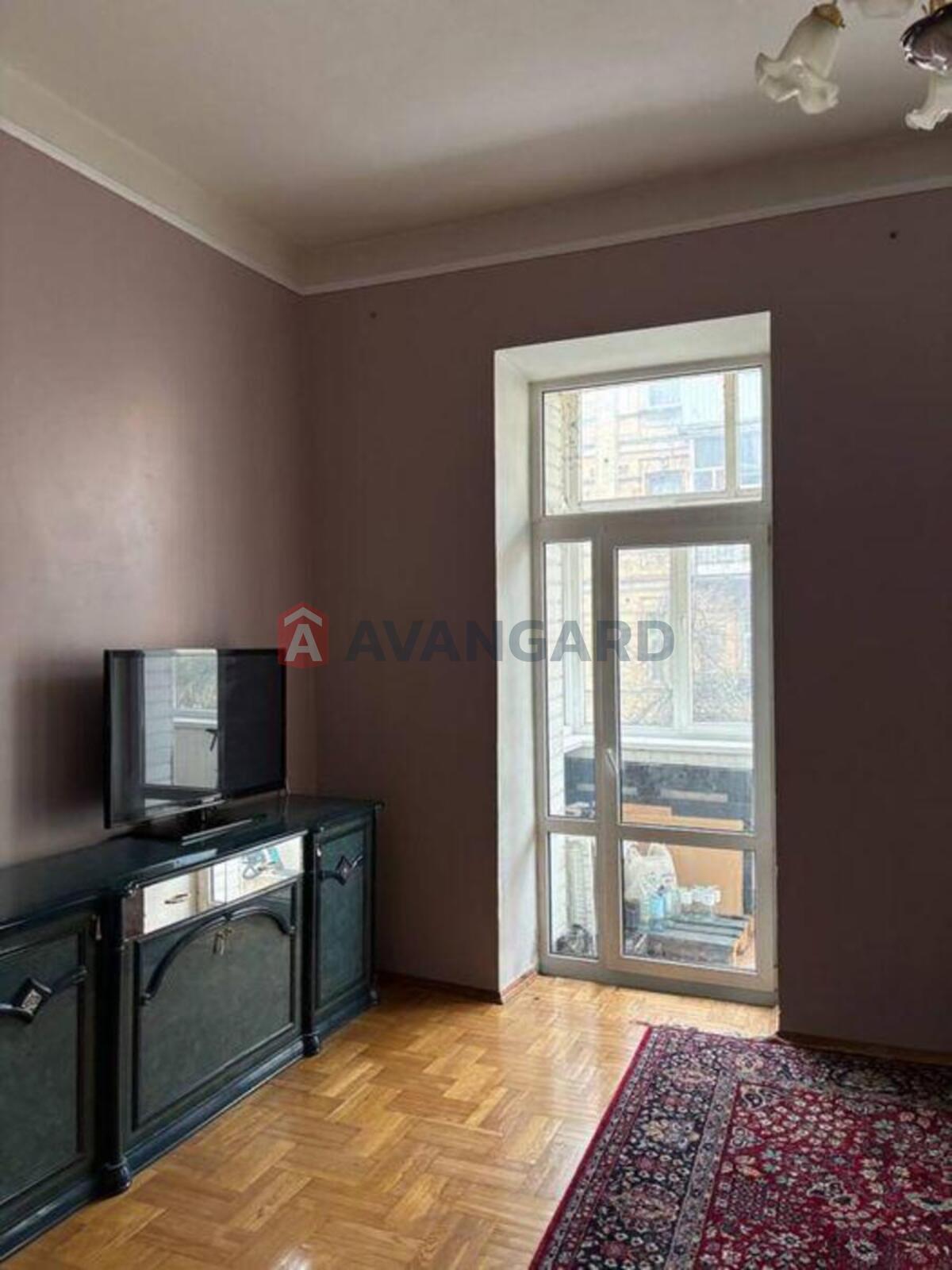 4 ��. ��������, 107/-/14 ��. �., 2/4 ������ ���� 3