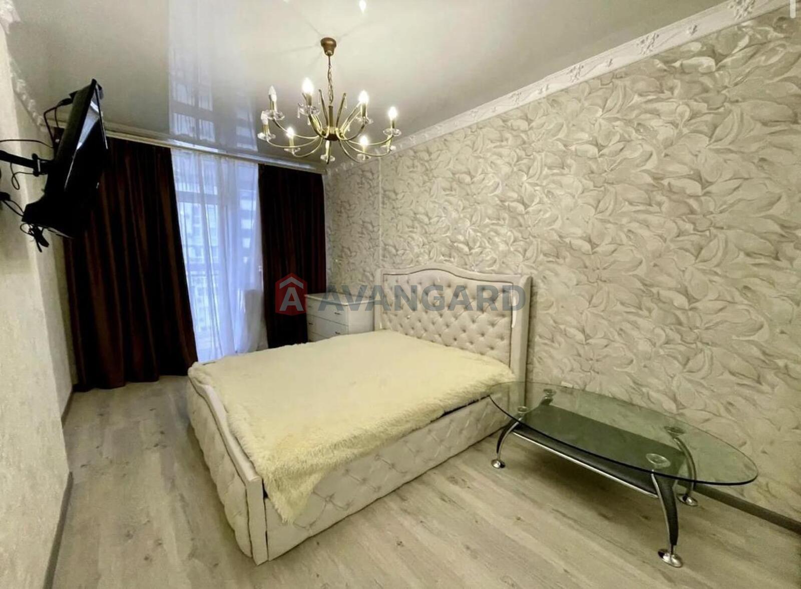 3 ��. ��������, 76/-/32 ��. �., 22/25 ������ ���� 4