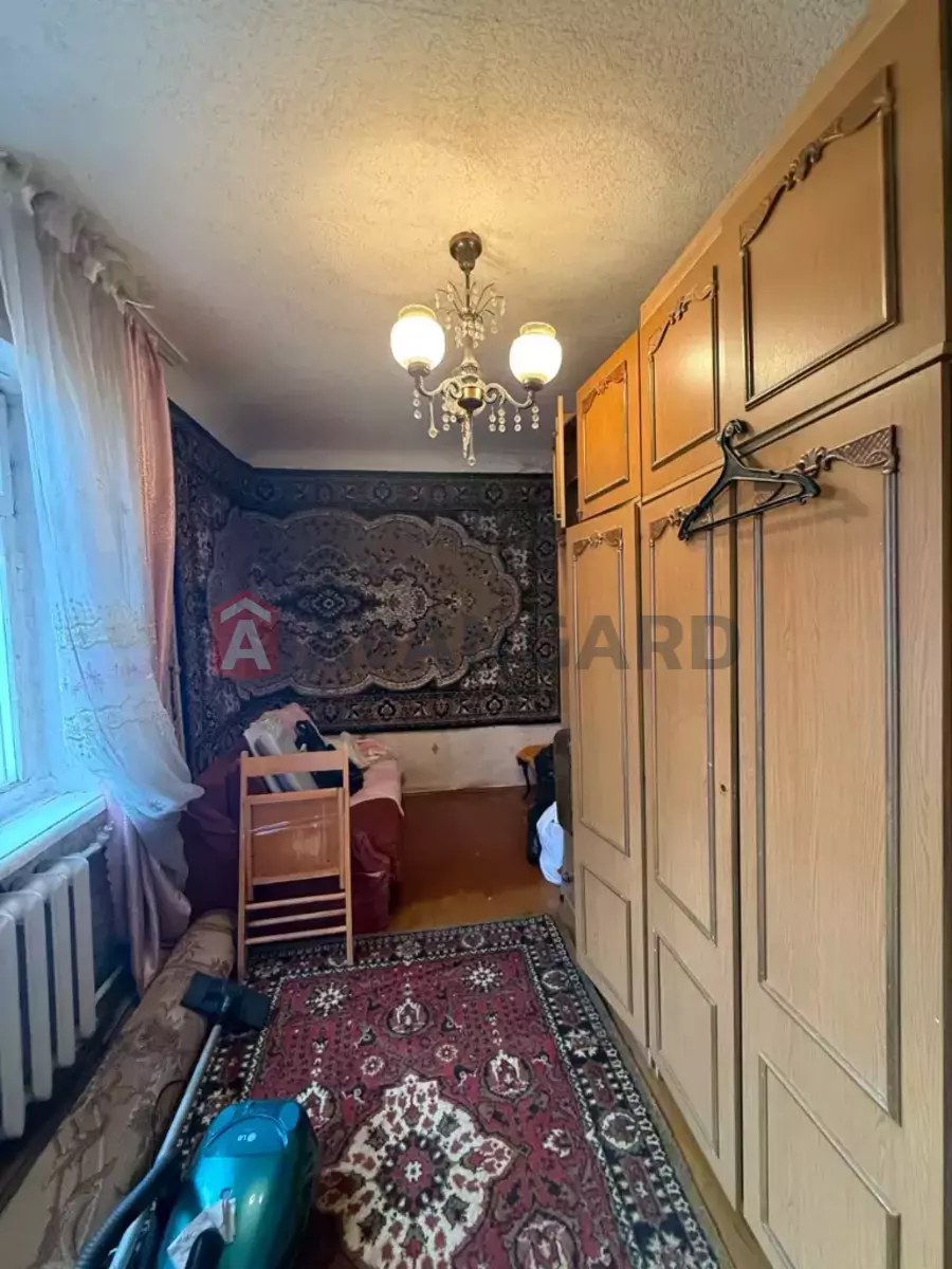 2 ��. ��������, 44/27/6 ��. �., 5/5 ������ ���� 1