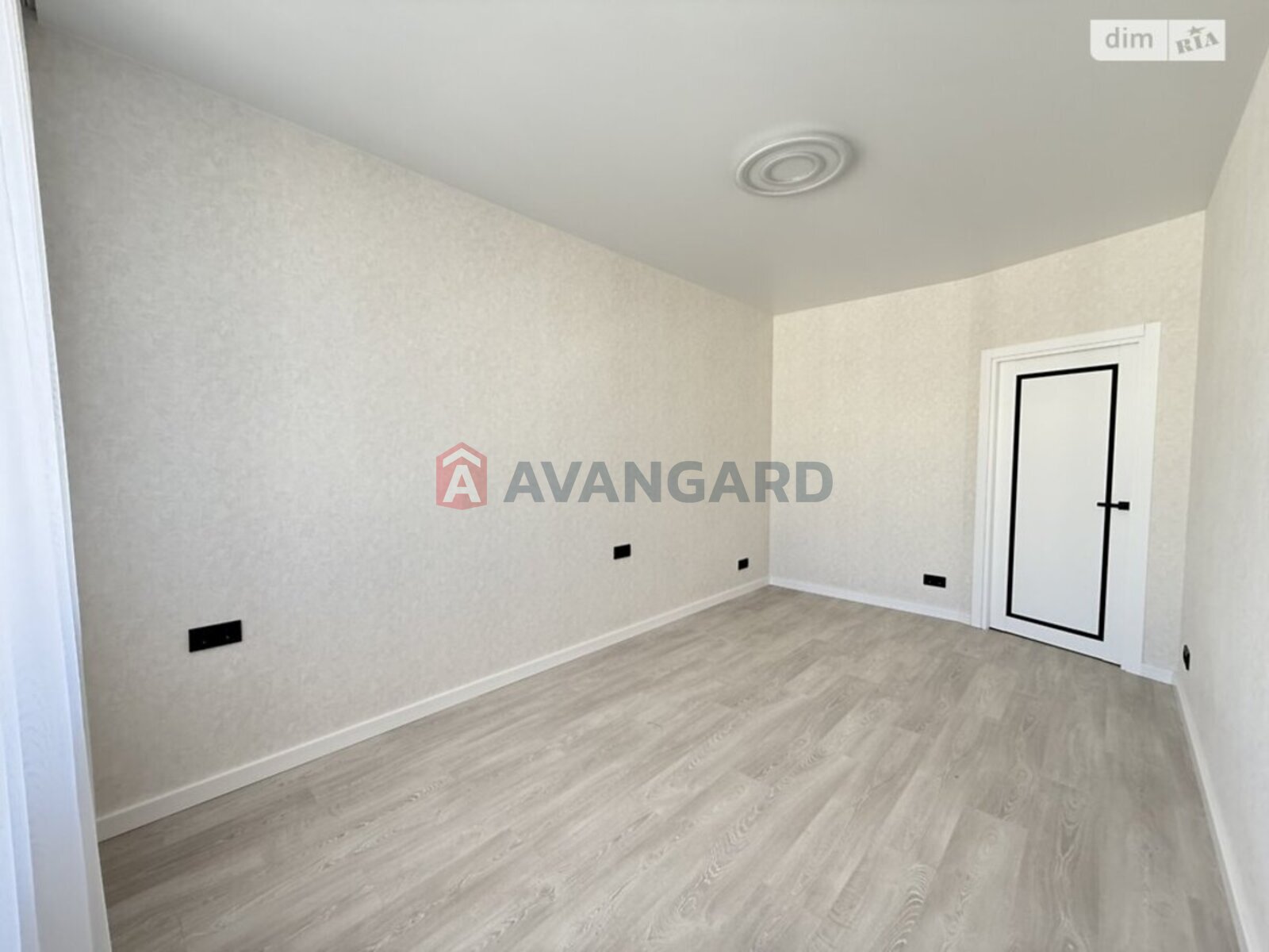 1 ��. ��������, 47/15/22 ��. �., 9/10 ������ ���� 10