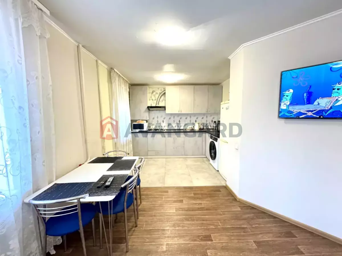 4 ��. ��������, 81/-/- ��. �., 1/10 ������ ���� 16