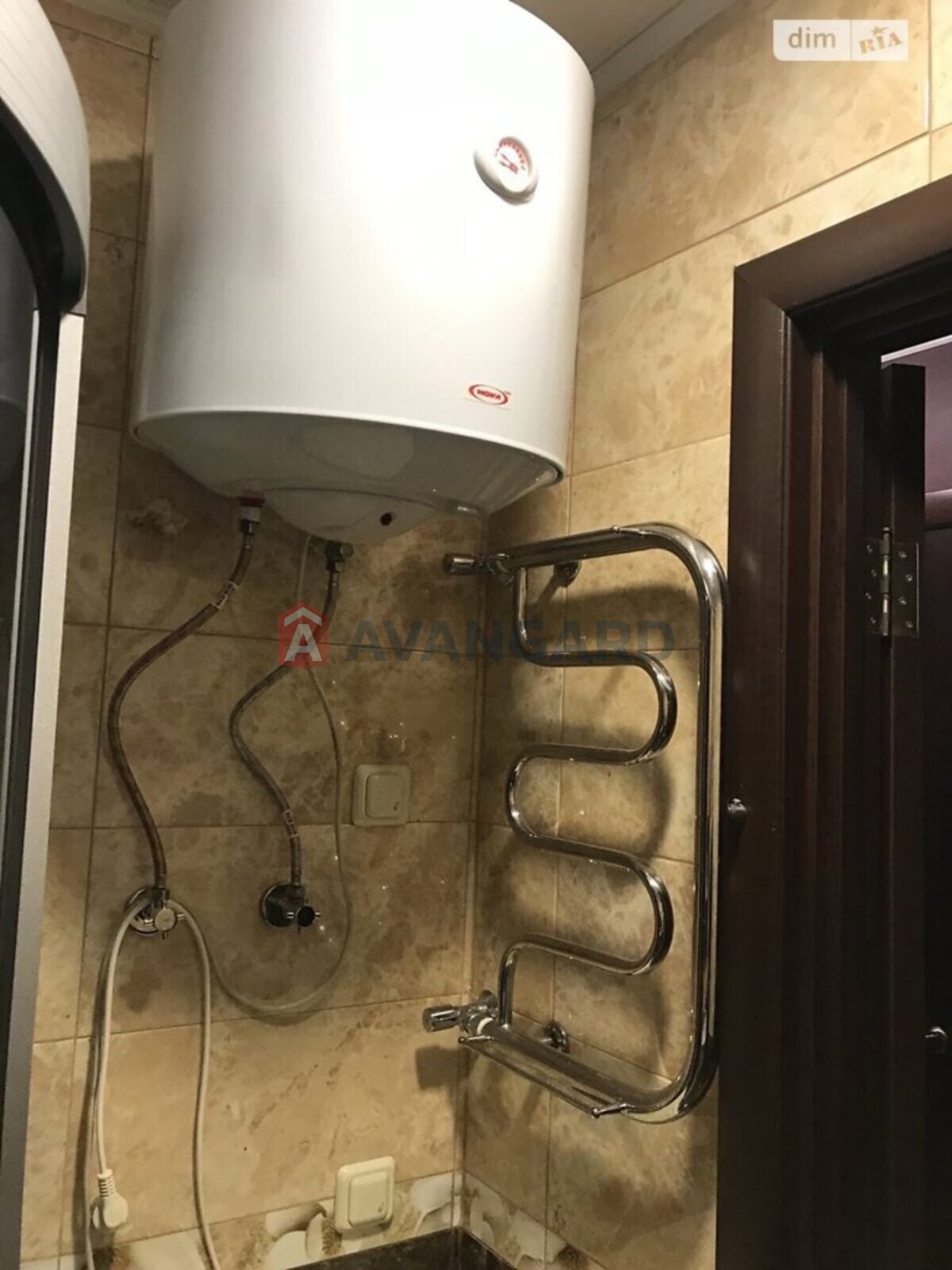 2 ��. ��������, 52/32/8 ��. �., 4/5 ������ ���� 24