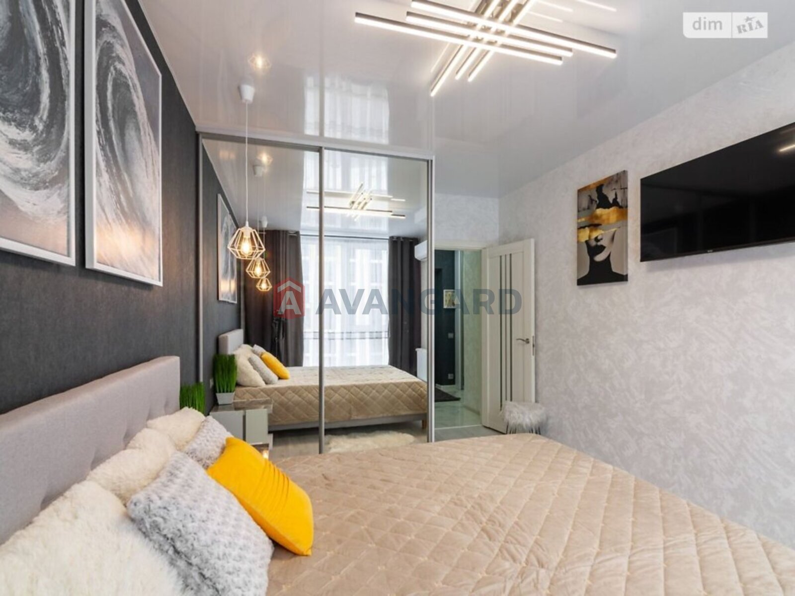 1 ��. ��������, 40/-/- ��. �., 4/10 ������ ���� 7