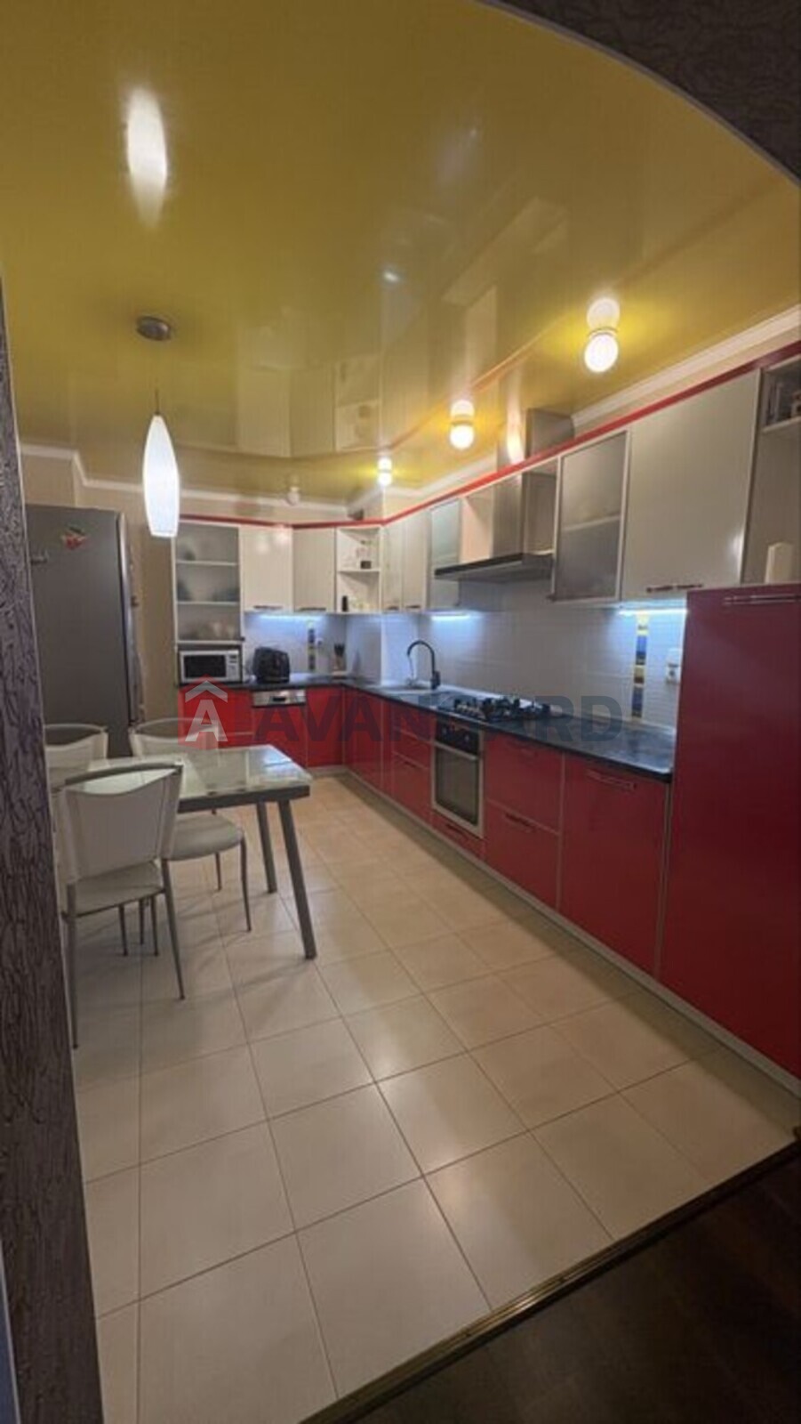 3 ��. ��������, 80/-/18 ��. �., 7/10 ������ ���� 3