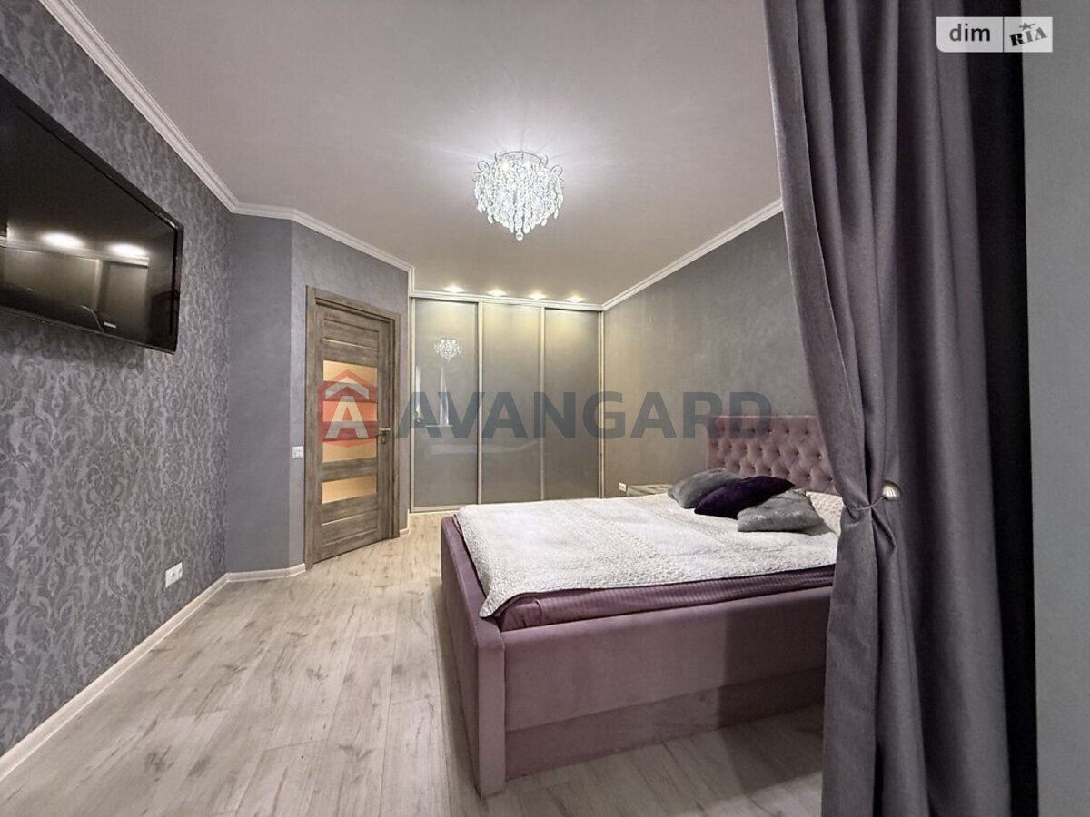 1 ����. ��������, 46/22/13 ��. �., 8/12 ���� ���� 15