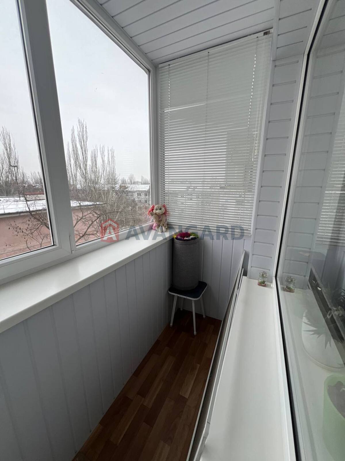 3 ����. ��������, 67/-/8 ��. �., 6/9 ���� ���� 20