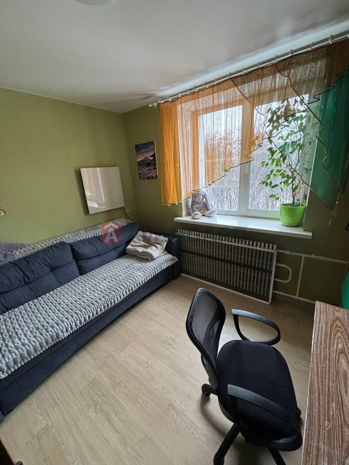 3 ��. ��������, 66/42/10 ��. �., 5/5 ������ ���� 19