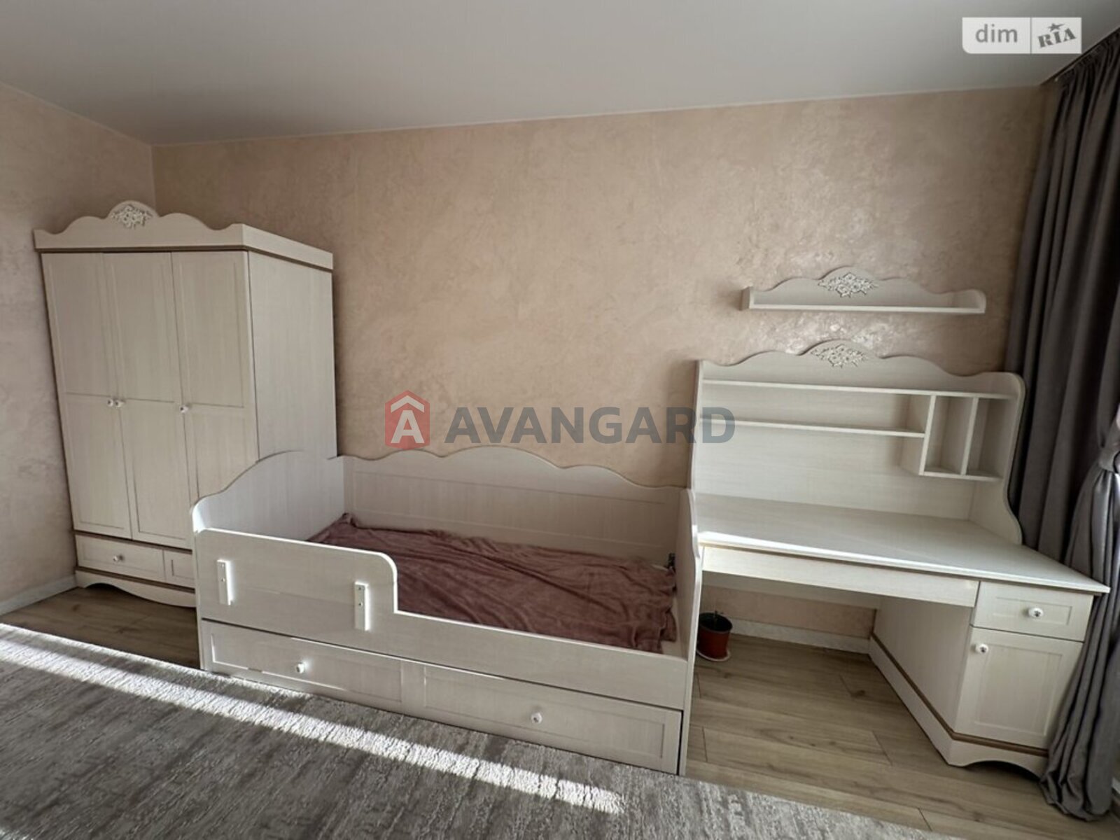 3 ��. ��������, 96/58/16 ��. �., 10/11 ������ ���� 3