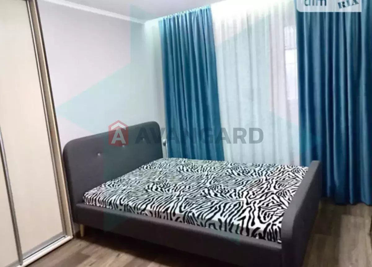 3 ����. ��������, 61/-/- ��. �., 5/5 ���� ���� 2