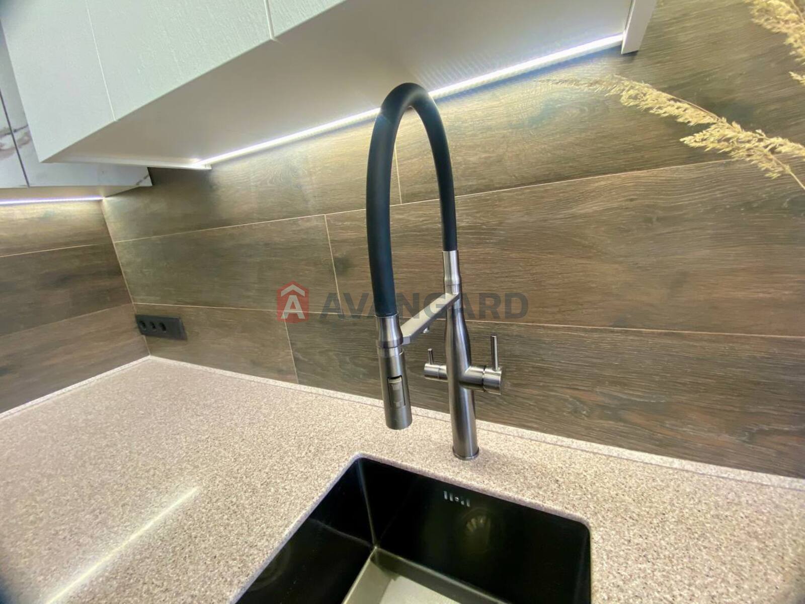 1 ��. ��������, 29.6/26.2/3.4 ��. �., 7/8 ������ ���� 6