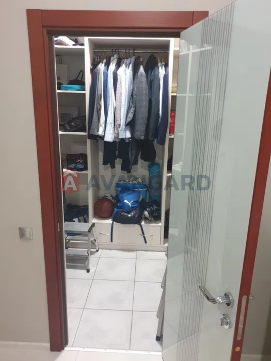 3 ��. ��������, 100/-/40 ��. �., 11/14 ������ ���� 3