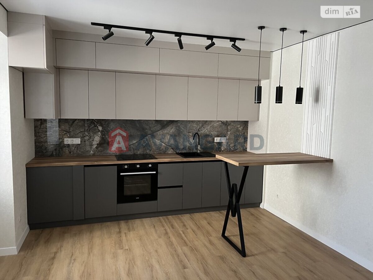 1 ��. ��������, 48/-/- ��. �., 5/8 ������ ���� 3