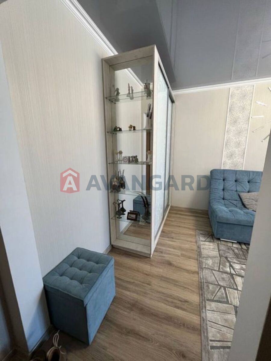 1 ��. ��������, 38/-/11 ��. �., 9/10 ������ ���� 4