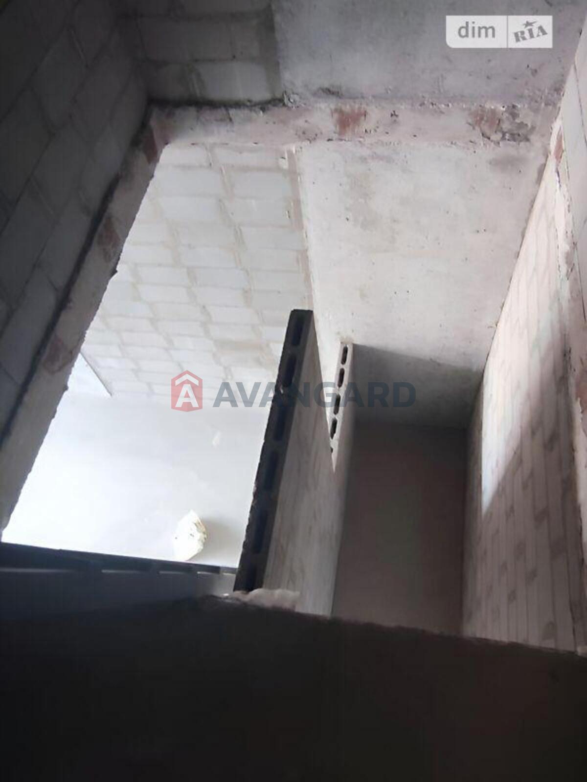 2 ��. ��������, 67/34/11 ��. �., 9/10 ������ ���� 10