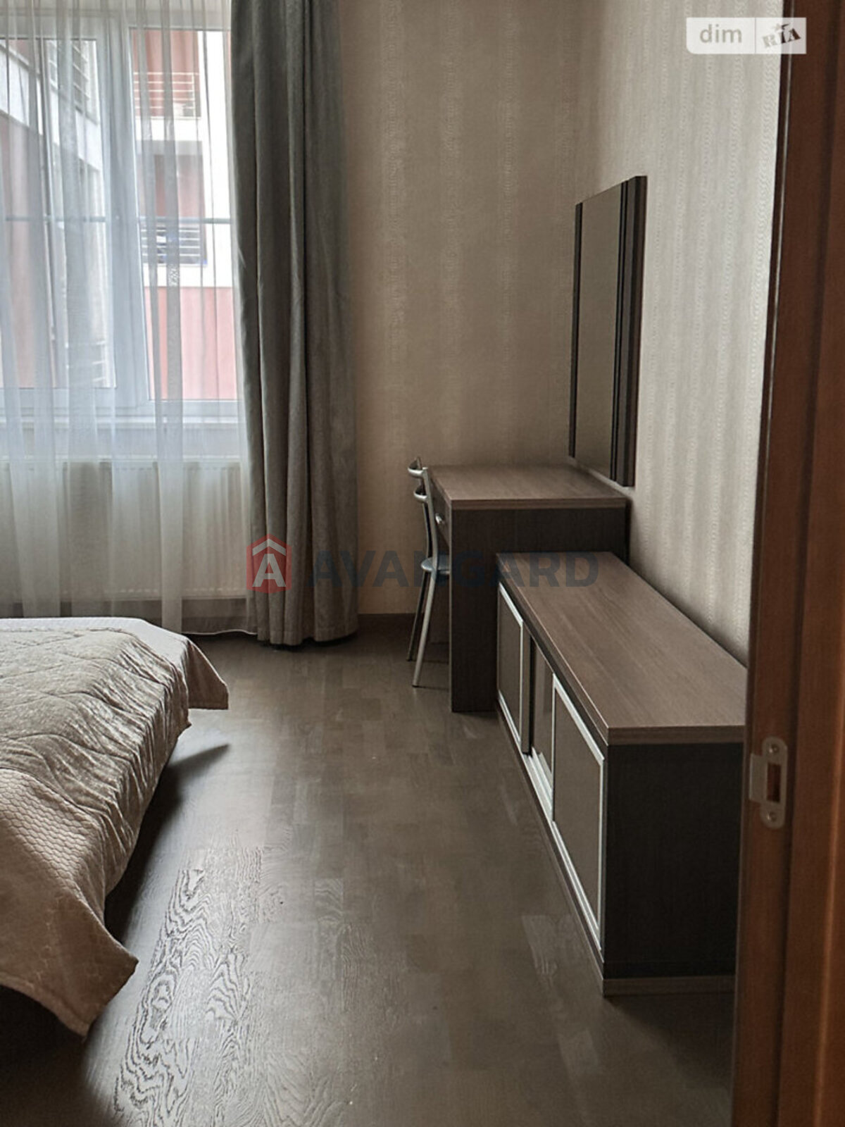 2 ��. ��������, 82/60/15 ��. �., 2/7 ������ ���� 8